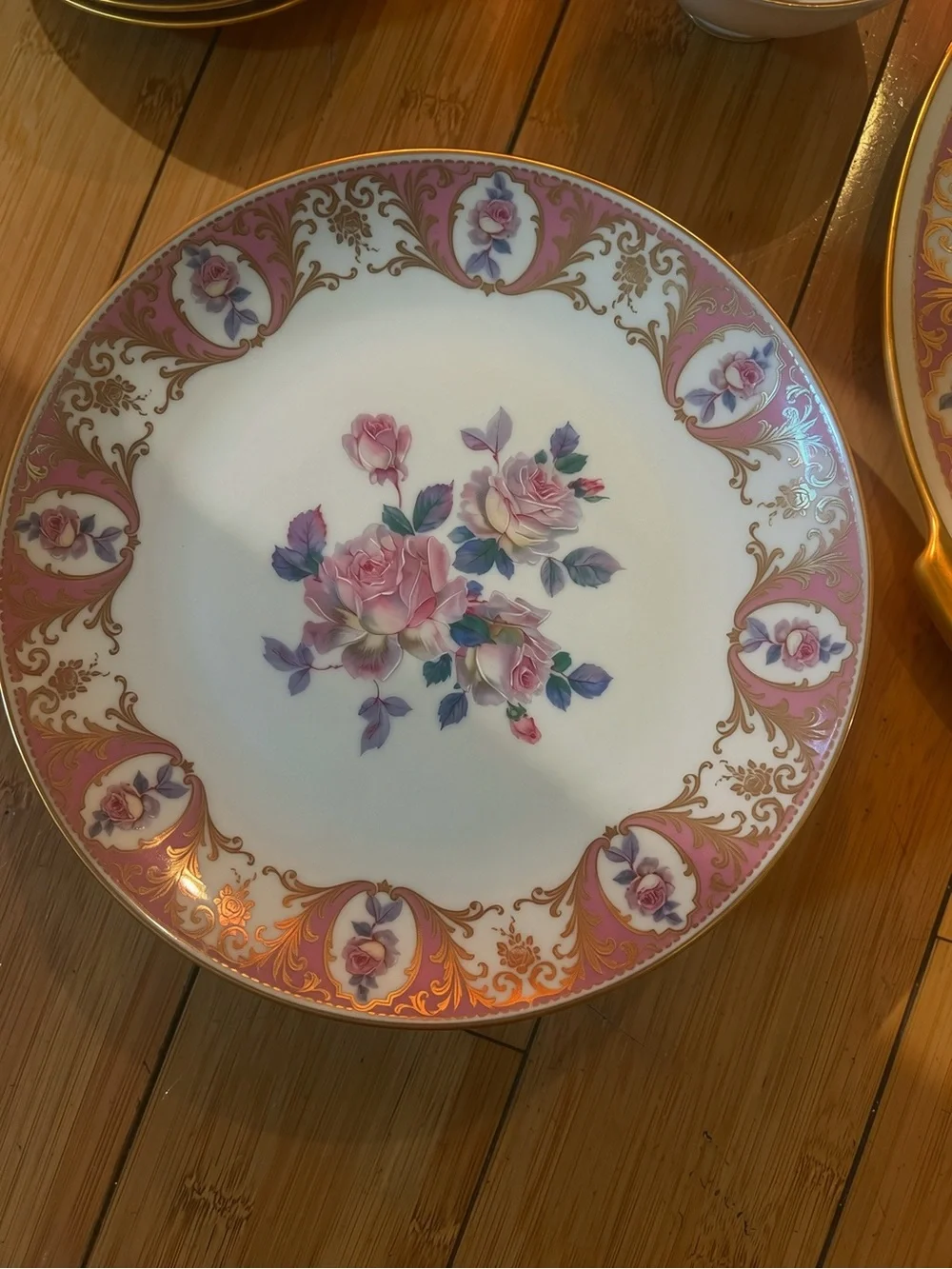 Mid-Century, 19-piece porcelain, Gold gilt tea/cake set by Kaiser, Germany